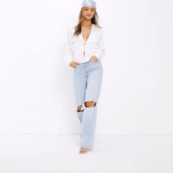 nwt ASOS Plunge Front Button Detail Top with Peplum Hem in Ivory size US 2 Small - Picture 4 of 10